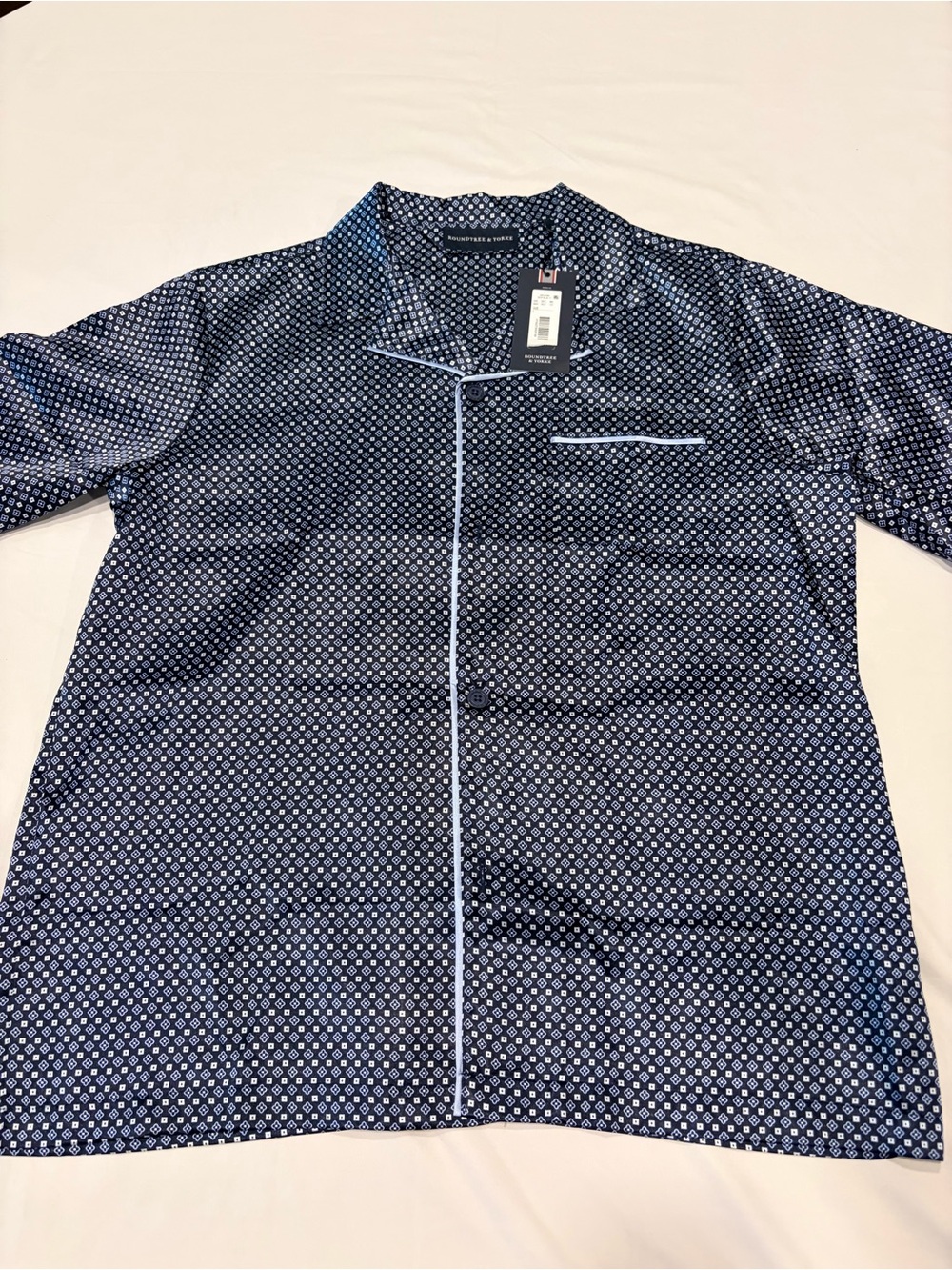 NWT Roundtree & Yorke Deep Blue Geometric Short Sleeve Shirt & Shorts Pajama Set